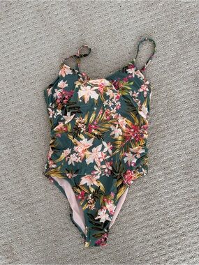 Kona sol flower swim suit one piece M
